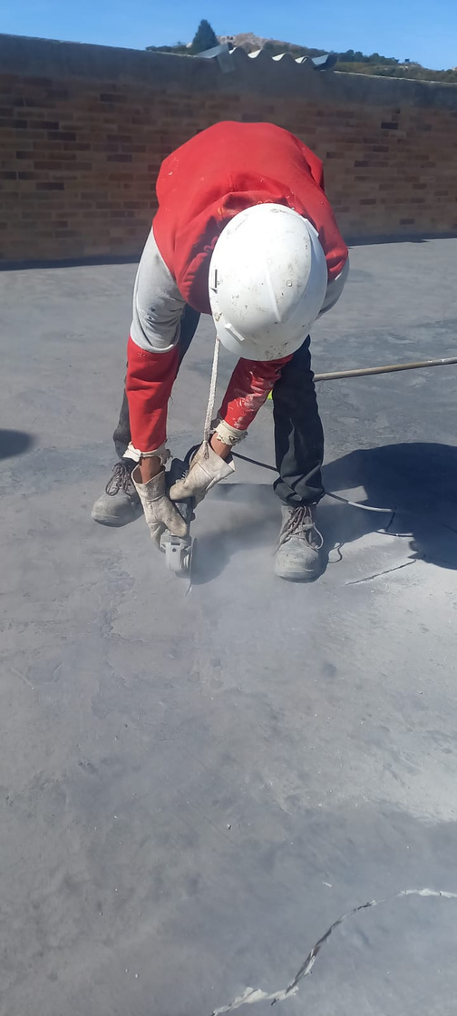 Corte de placa de concreto para reparación estructural